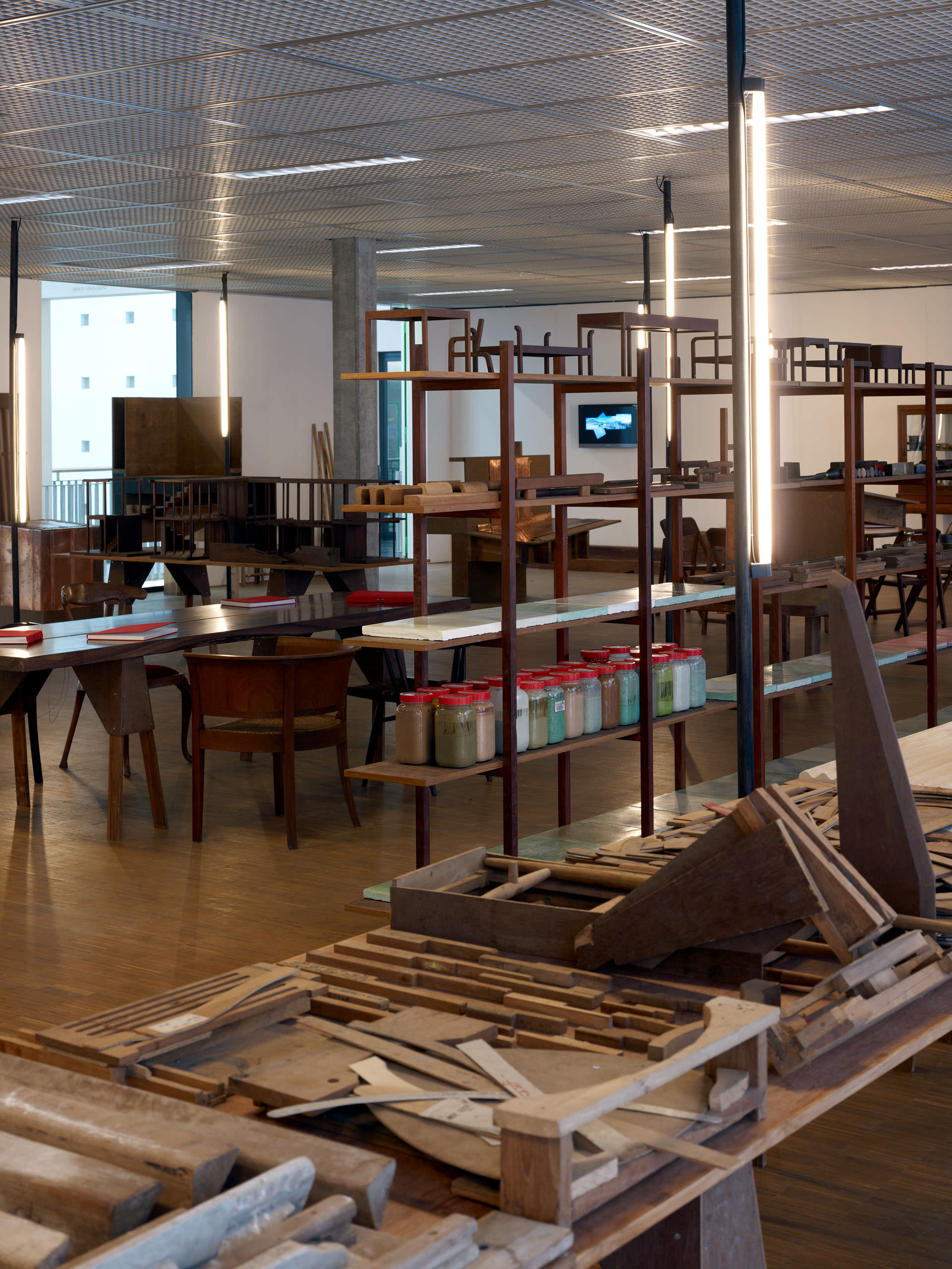 E11328 AP45 028098 j2560